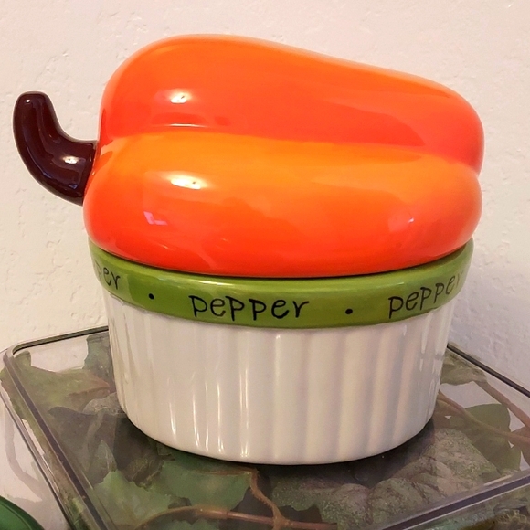 Certified International 4 Pepper Casserole Dishes by Judy Phipps - Picture 2 of 13